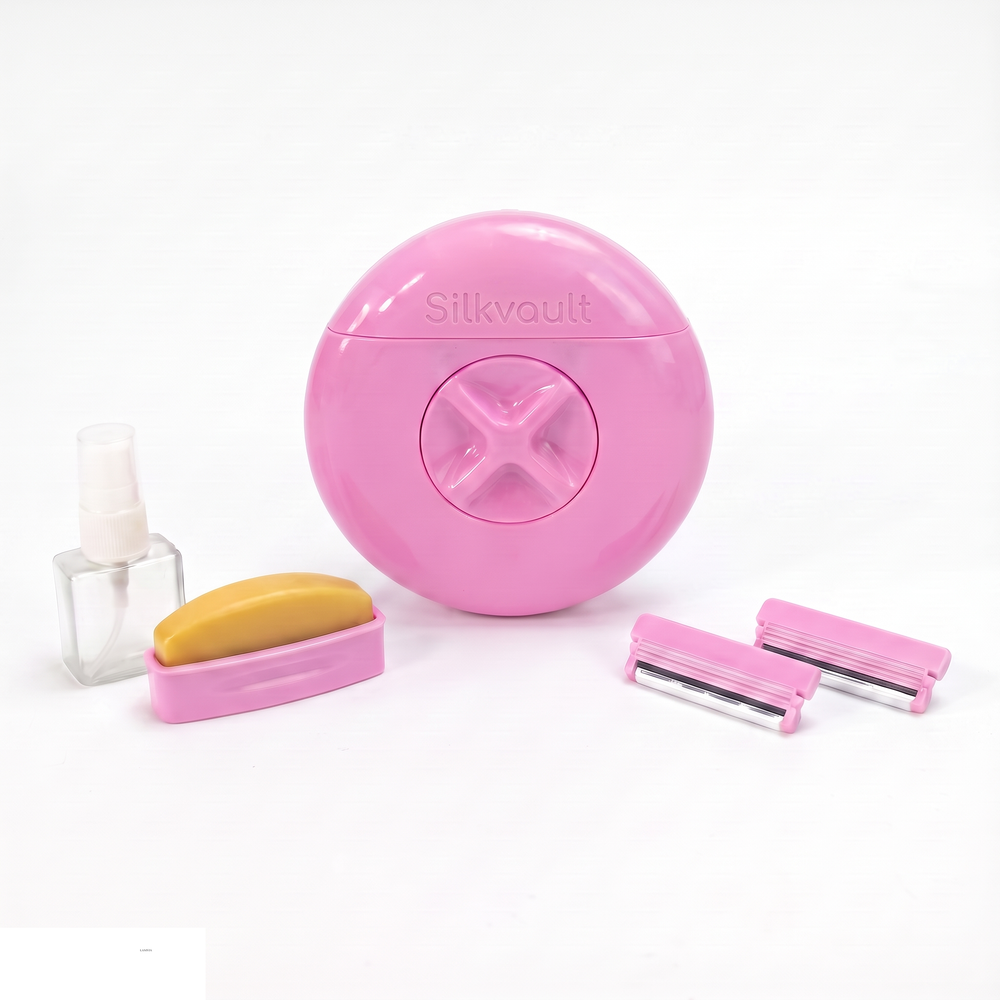 Silkvault reisscheerset uit elkaar in roze - etui, waterspray, zeepbar en scheermesjes